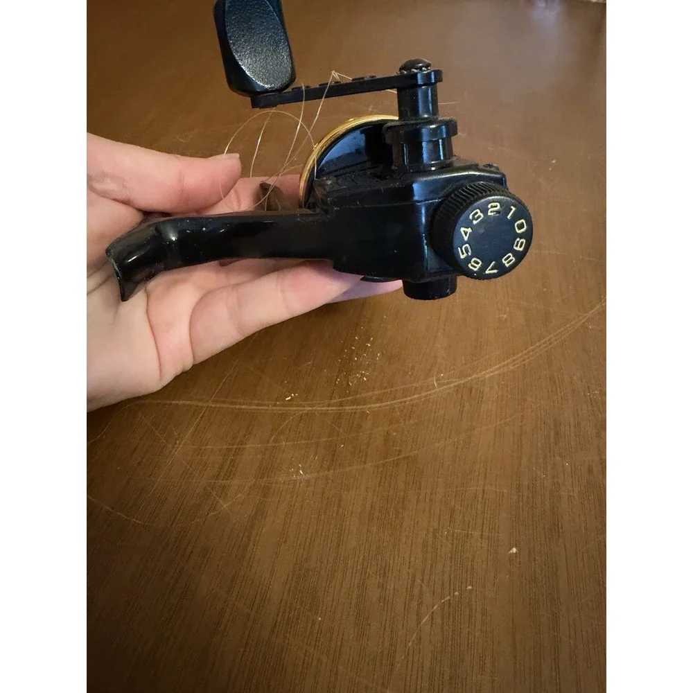 Vintage Daiwa US-80XA Spincast Fishing Reel - Gold & Black Micro Adjustable Drag